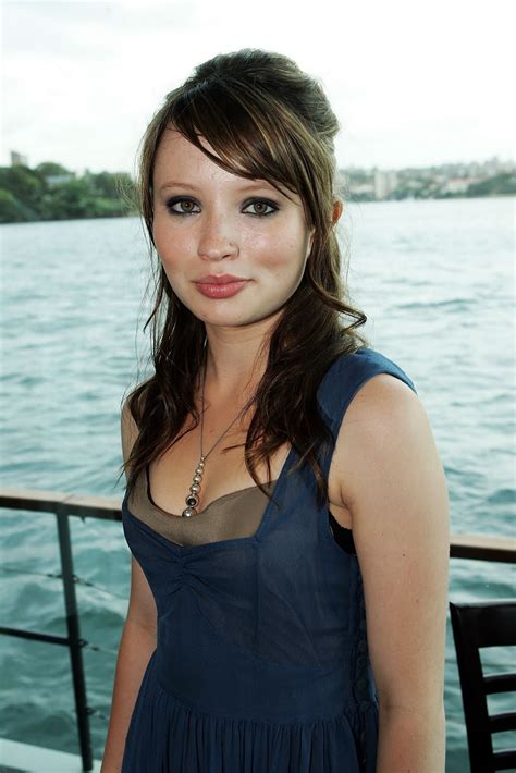 emily browning sexy|Emily Browning Body Measurements Height Weight。